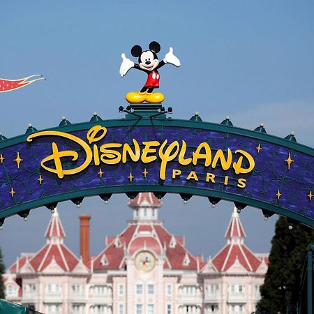 La Royaute A 22 Min De Disneyland Et Center Parcs モー エクステリア 写真