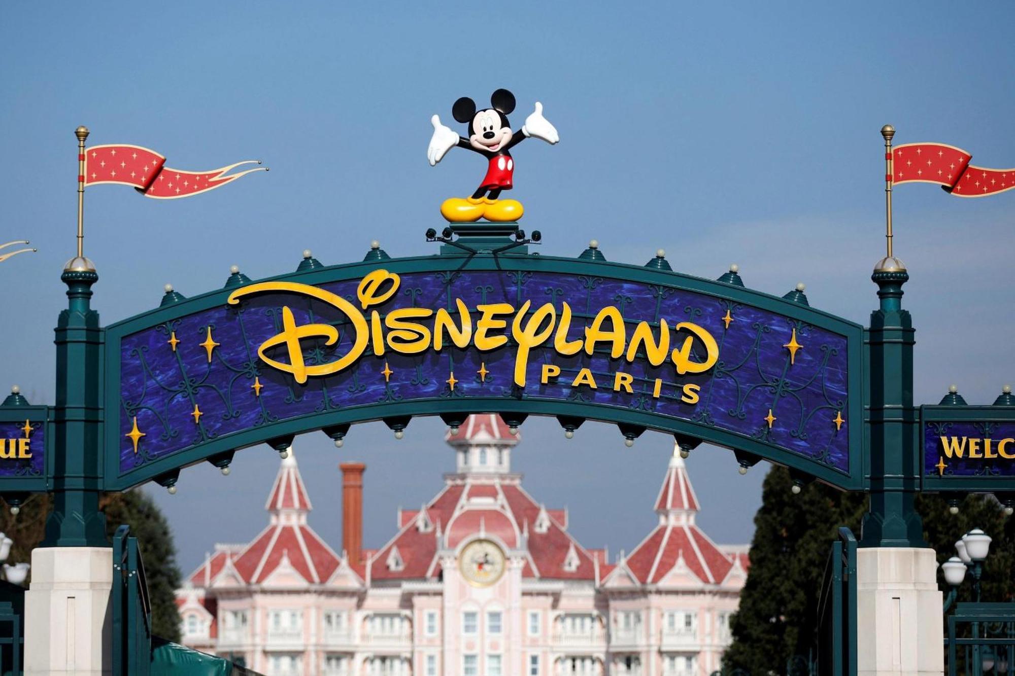 La Royaute A 22 Min De Disneyland Et Center Parcs モー エクステリア 写真